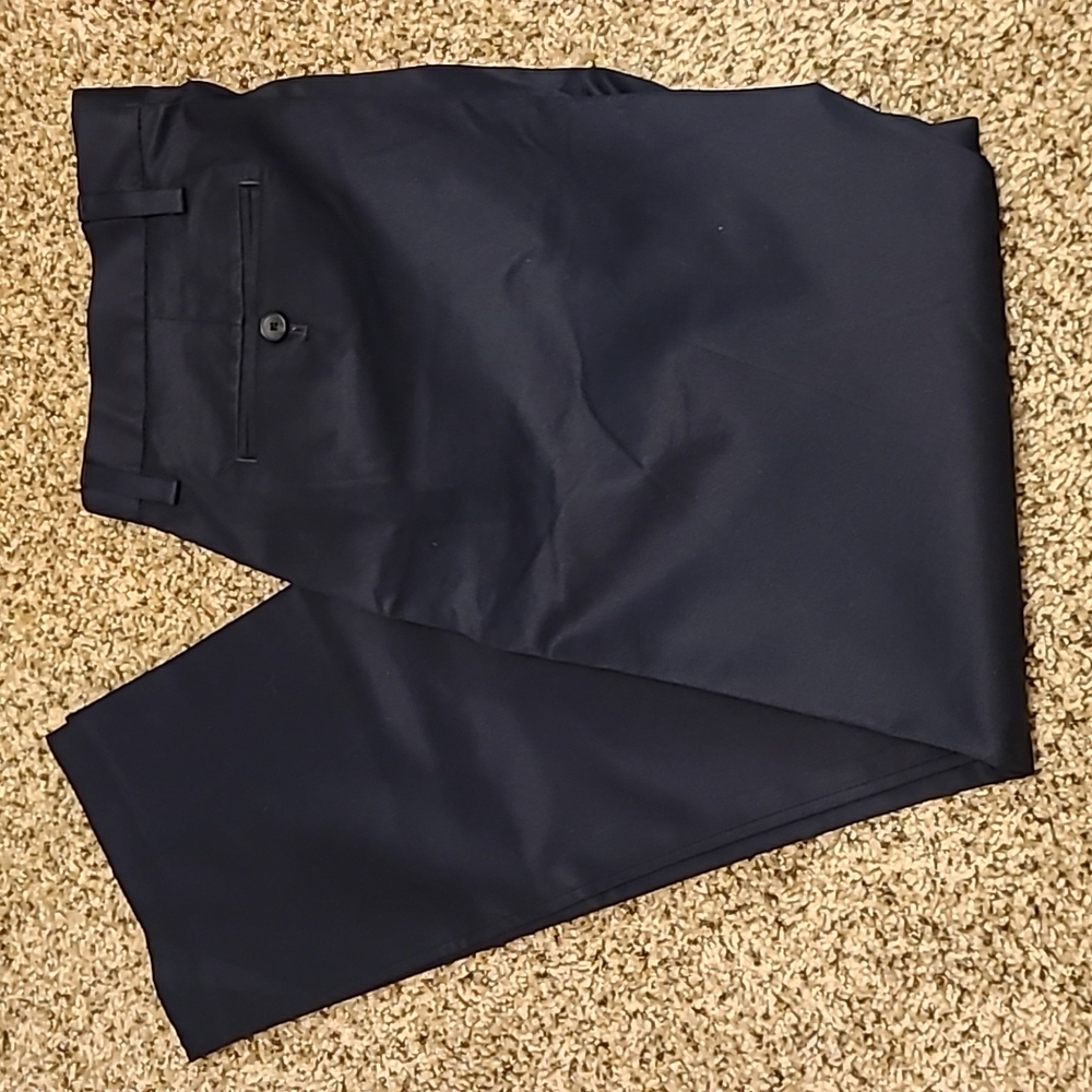 Buttoned Down NWOT straight navy khakis